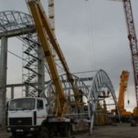 Подготовка к подъему второго блока из двух ферм