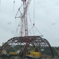 В подъёме задействовано пять кранов