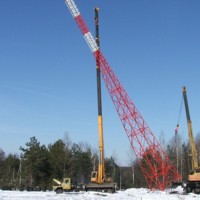 Монтаж при помощи двух кранов МКАТ-40.